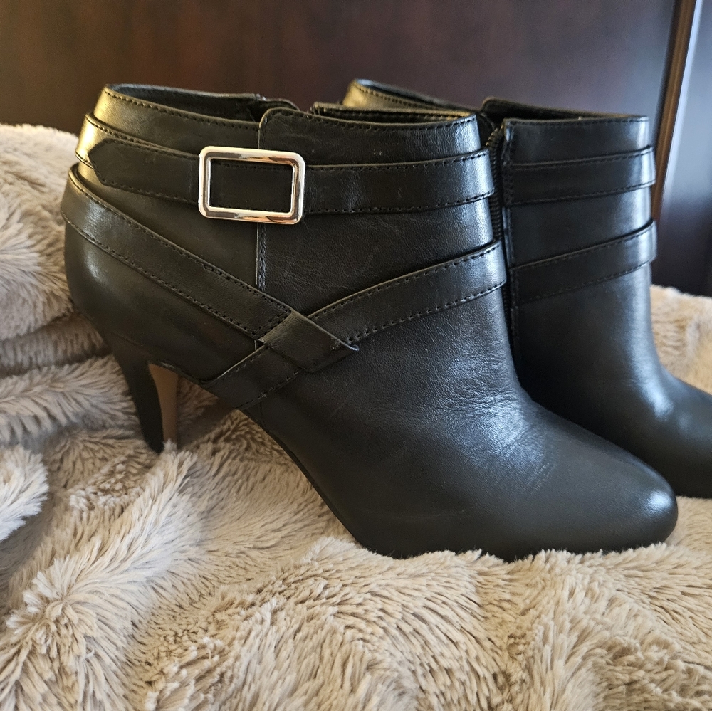 Vince Camuto Vadirya heeled bootie - Picture 3 of 3